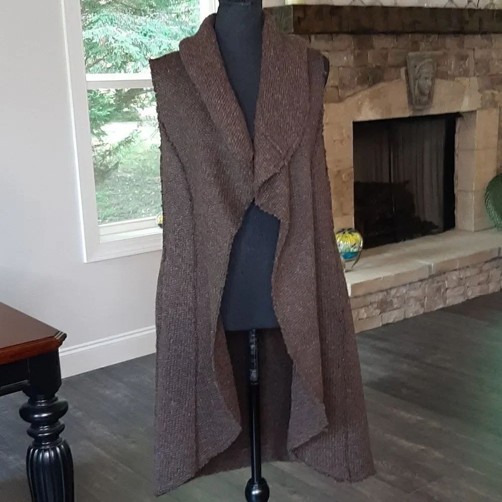 Cremieux Brown Sweater with Pockets